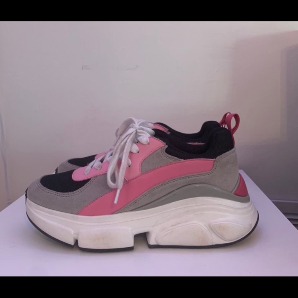 zara chunky sneakers!
